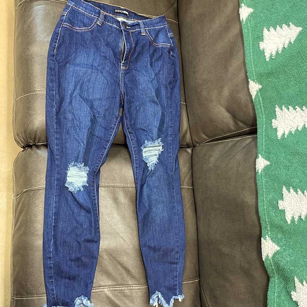 Fashion Nova junior jeans